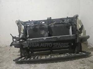 Toyota Noah 2014/2015/2016/2017/2018/2019 Nosecut Shell With Radiators