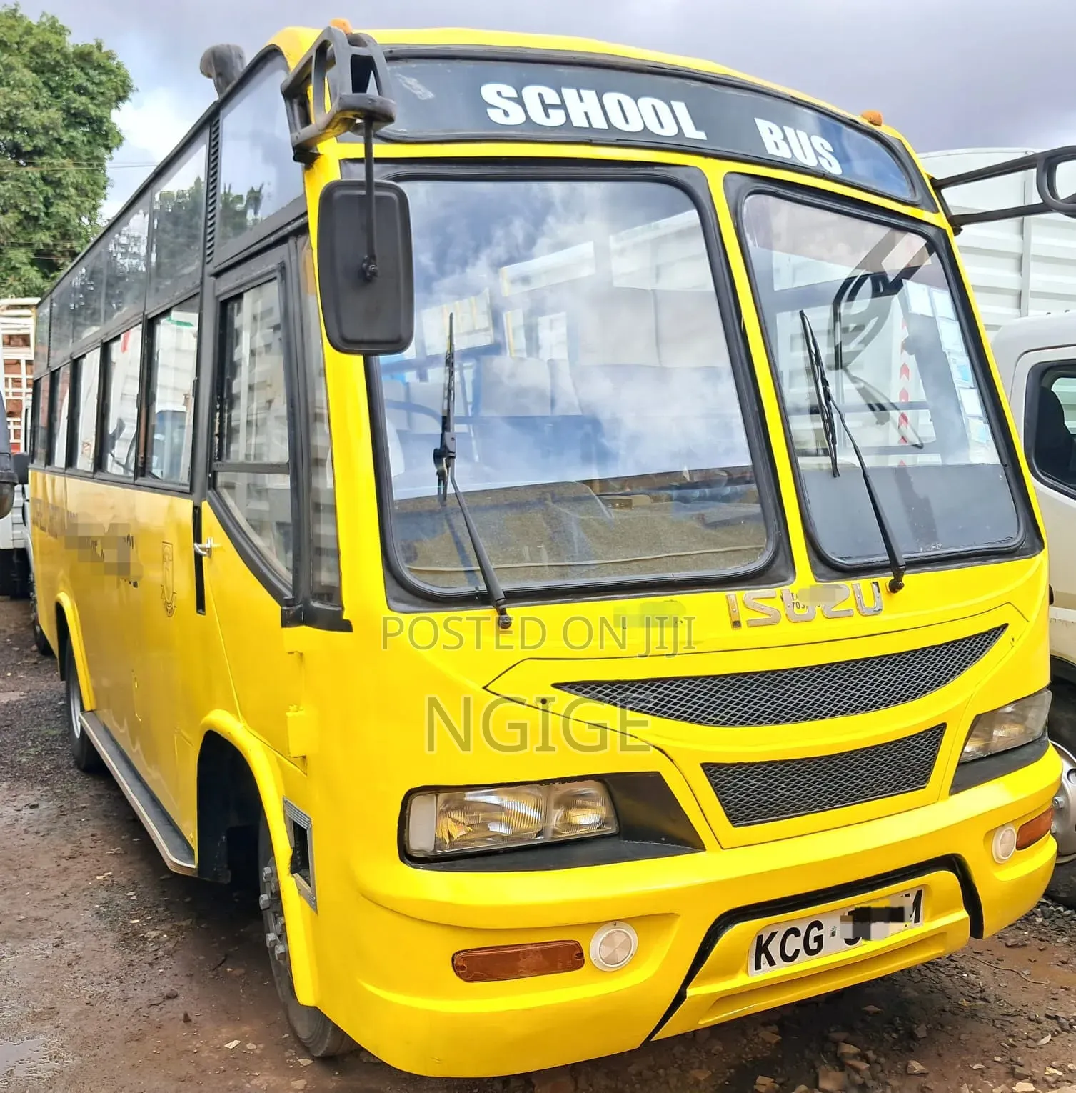 Isuzu NQR 2015 Yellow