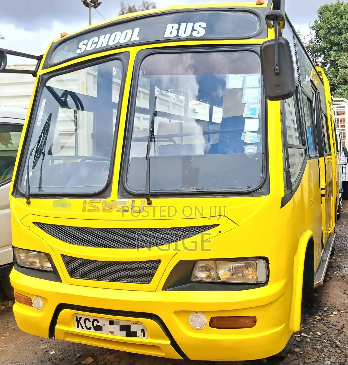 Isuzu NQR 2015 Yellow