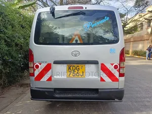 Toyota HiAce 2014 Silver