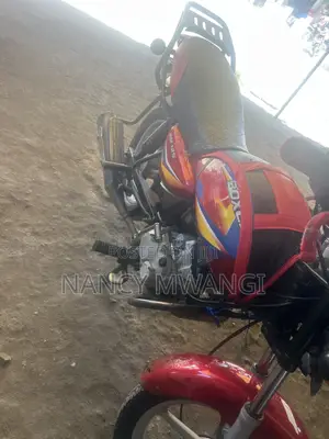 Bajaj Boxer 125 2023 Red
