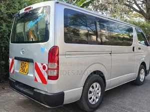 Toyota HiAce 2014 Silver
