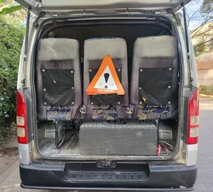 Toyota HiAce 2014 Silver