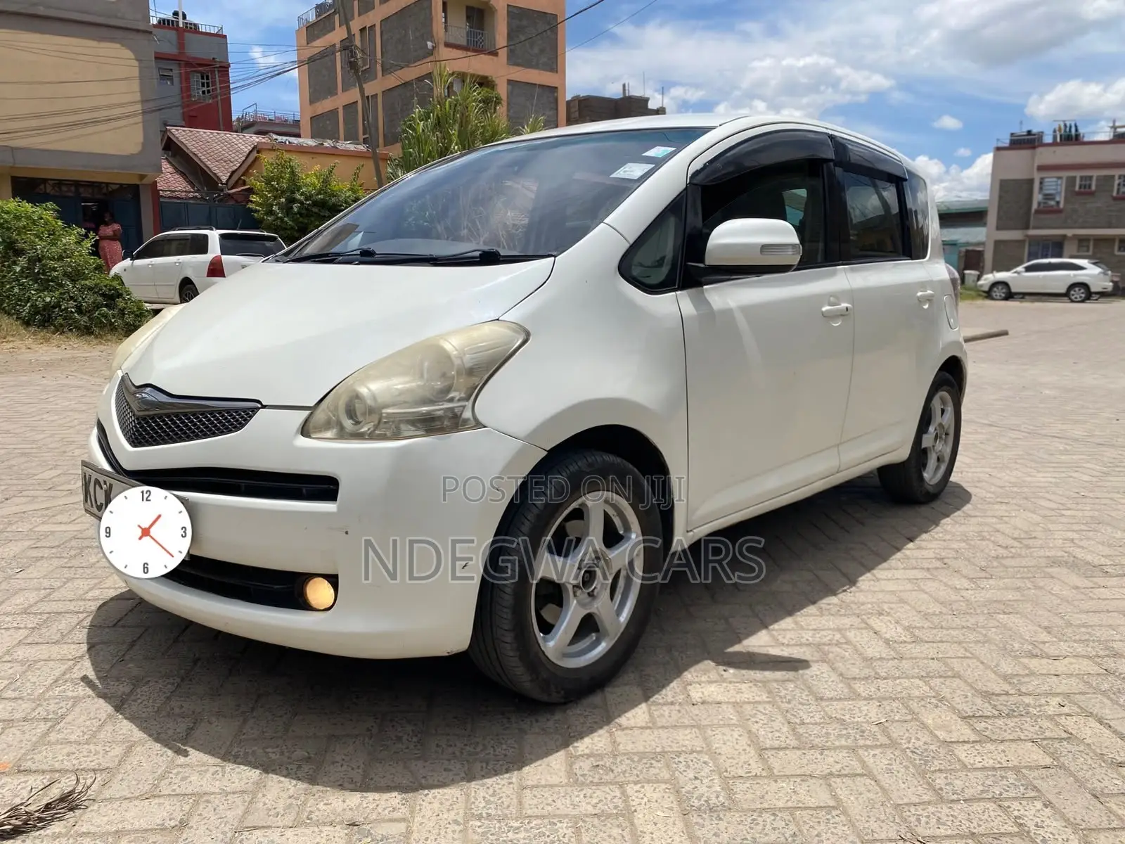 Toyota Ractis 1.3 FWD 2009 White