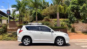 Toyota RAV4 Limited V6 4x4 2009 Pearl