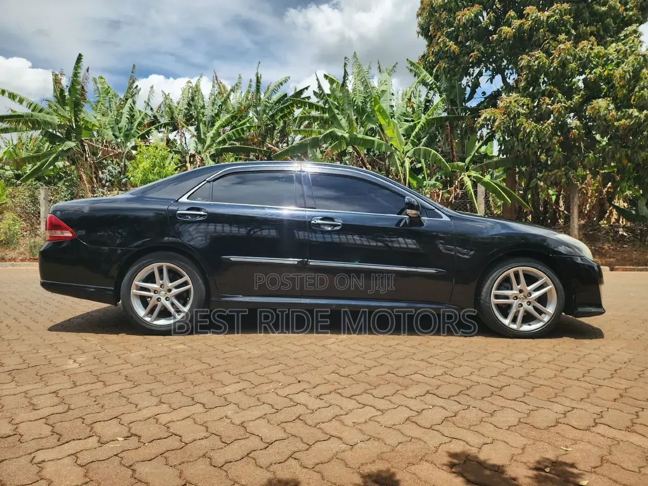 Toyota Crown 2010 Black