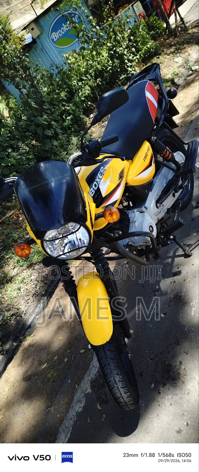 Bajaj Boxer 150 UG 2026 Yellow