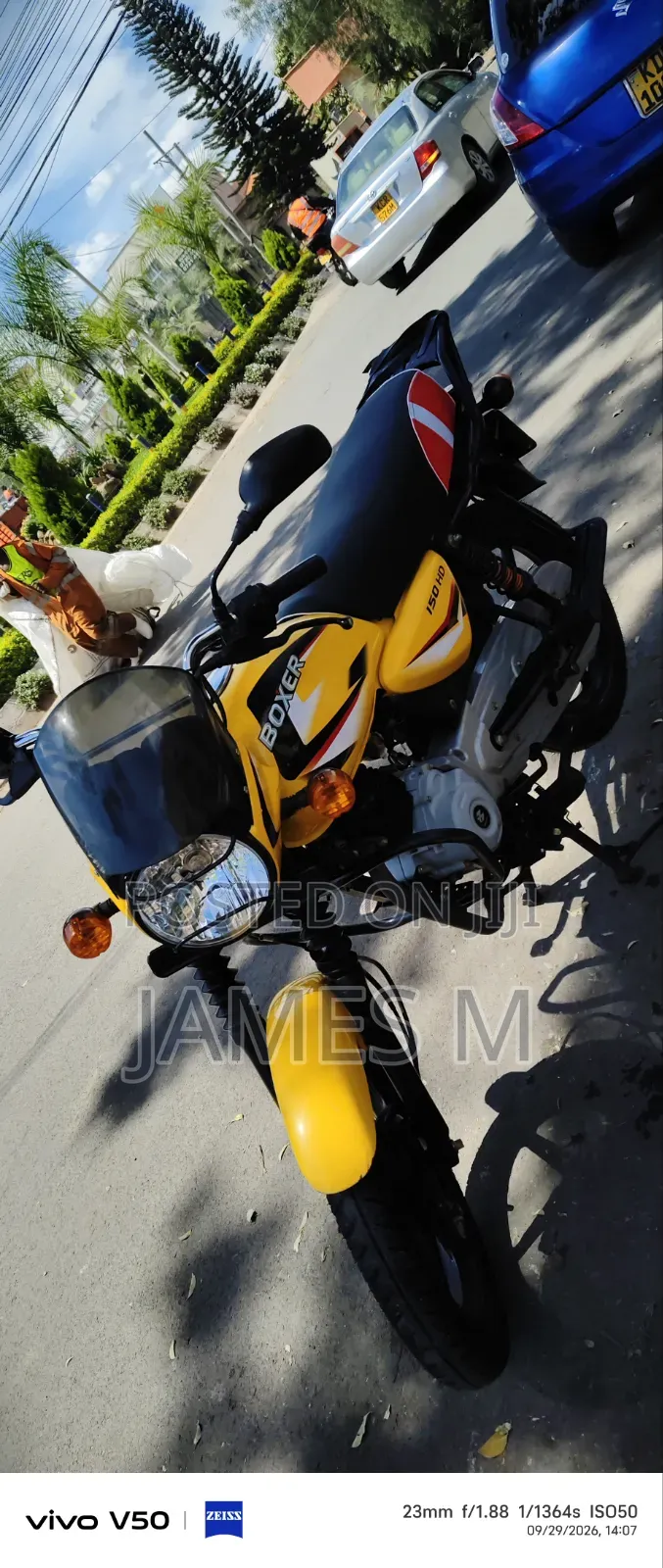 Bajaj Boxer 150 UG 2026 Yellow