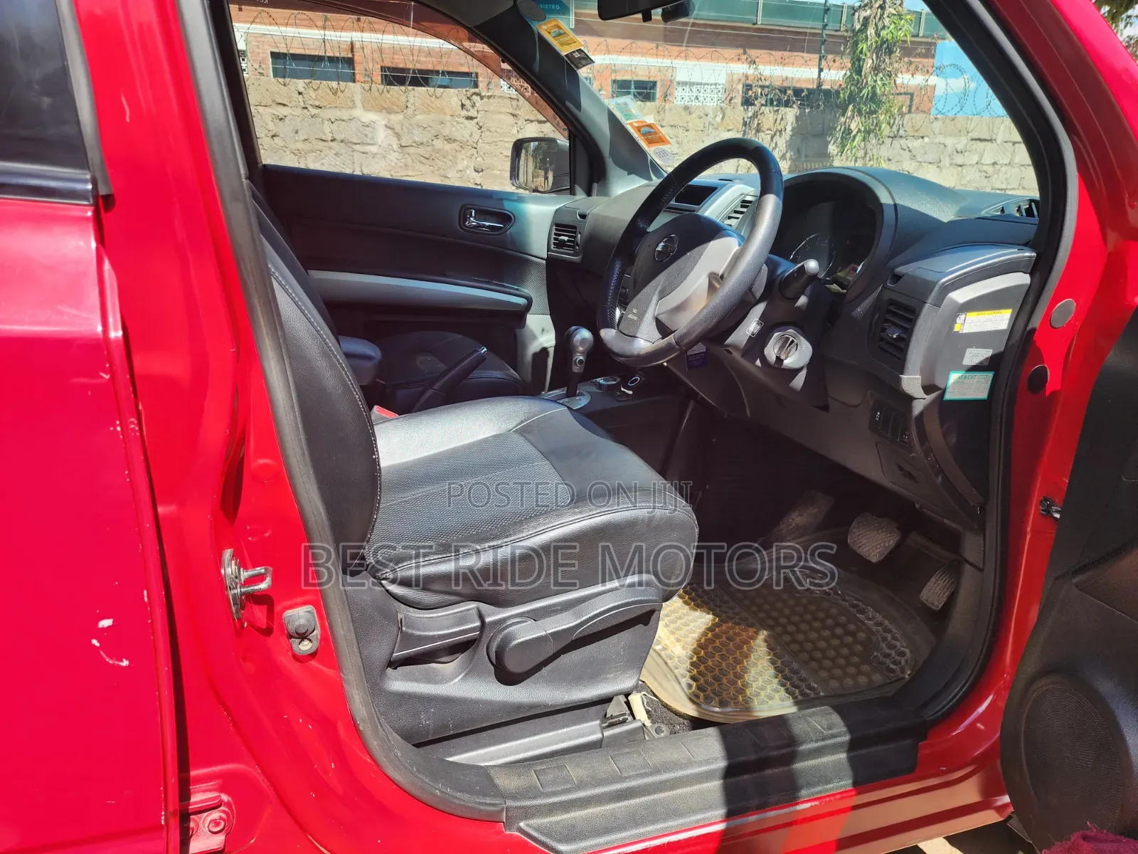 Nissan X-Trail 2012 Red
