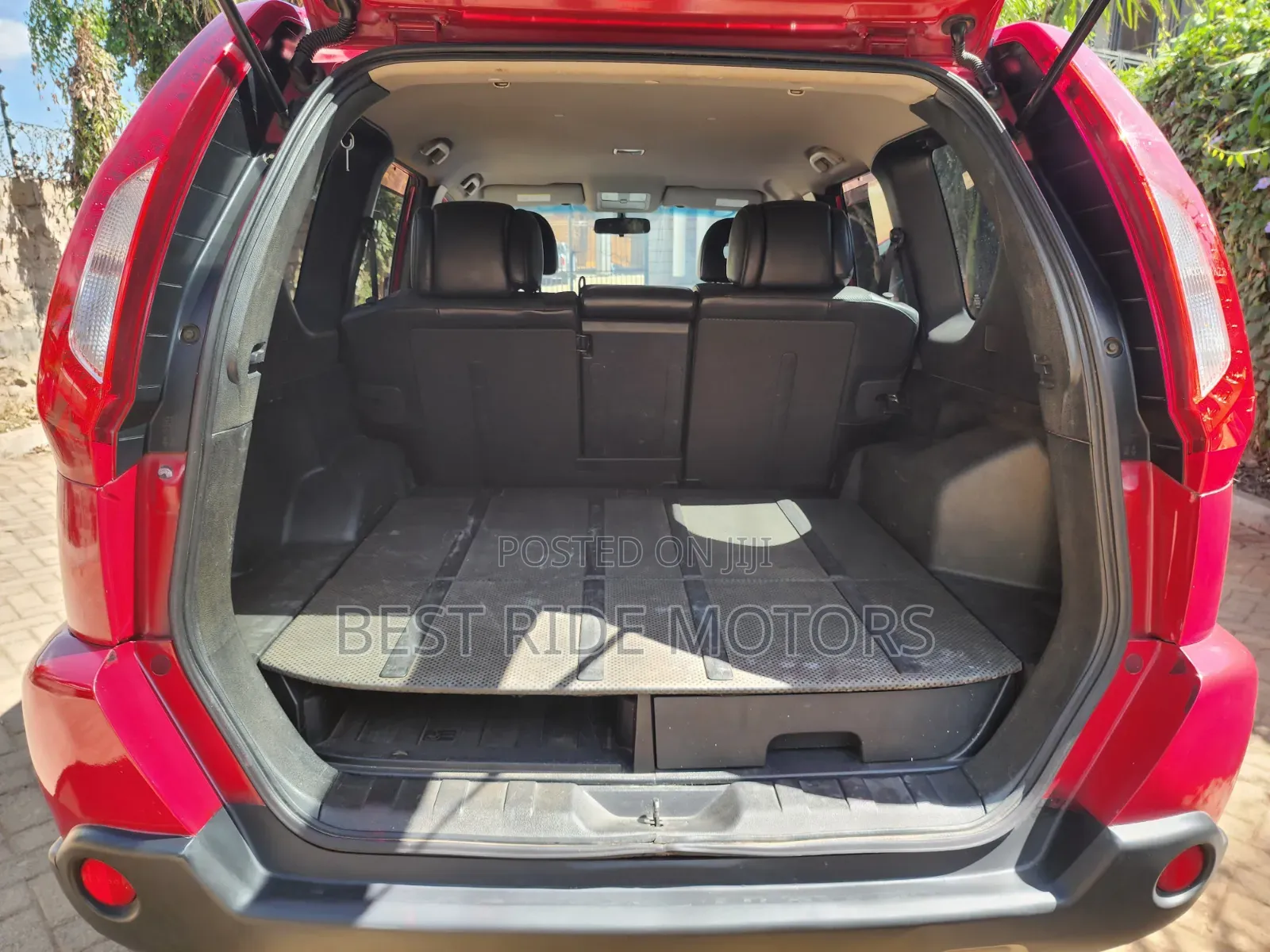 Nissan X-Trail 2012 Red