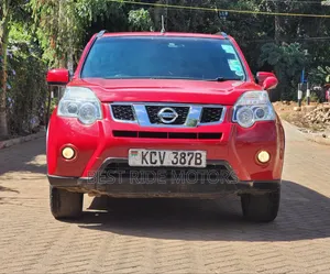 Nissan X-Trail 2012 Red