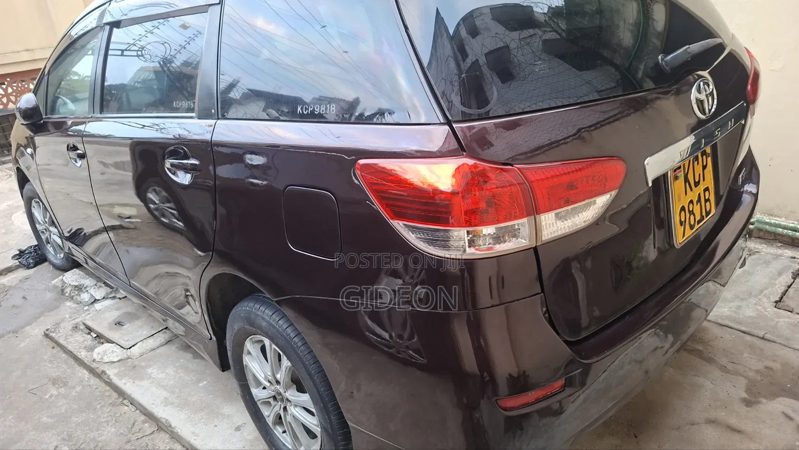 Toyota Wish 2012 Maroon