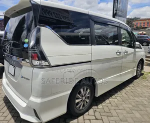 Nissan Serena 2019 White