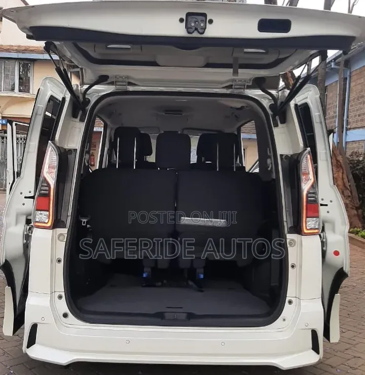Nissan Serena 2019 White