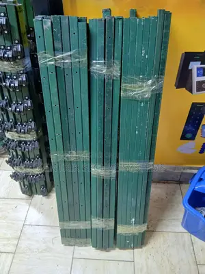 Corner Post for Electric and Razor Wire Fencing, Strainer Posts