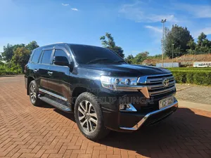 Toyota Land Cruiser 4.6 V8 AX 2014 Black