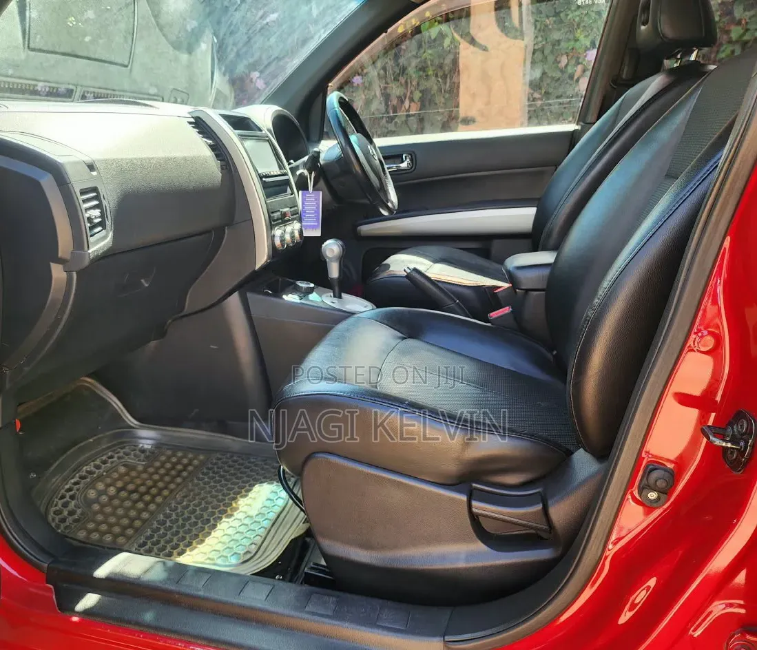 Nissan X-Trail 2012 Red