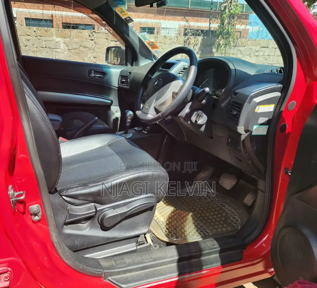 Nissan X-Trail 2012 Red