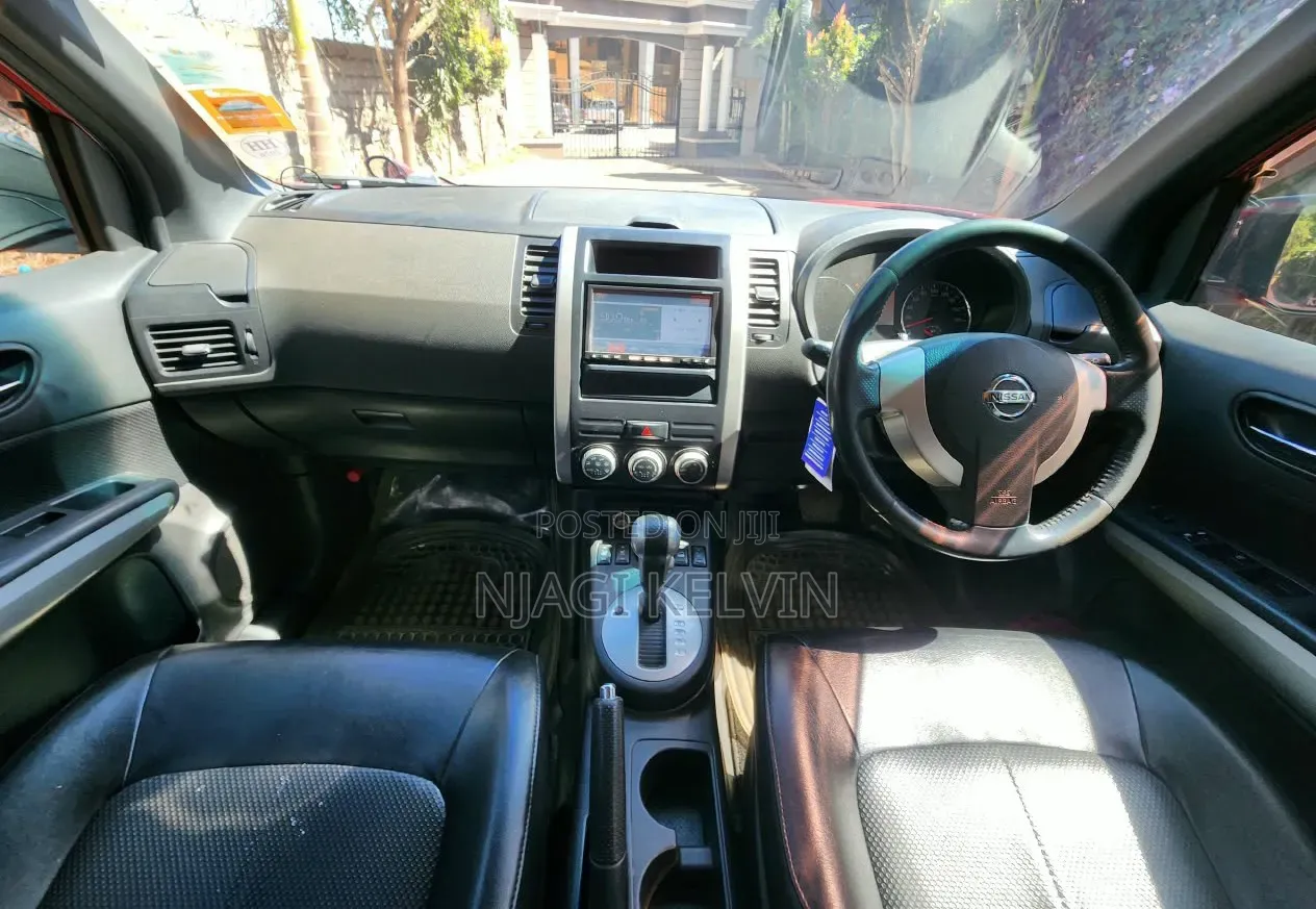 Nissan X-Trail 2012 Red