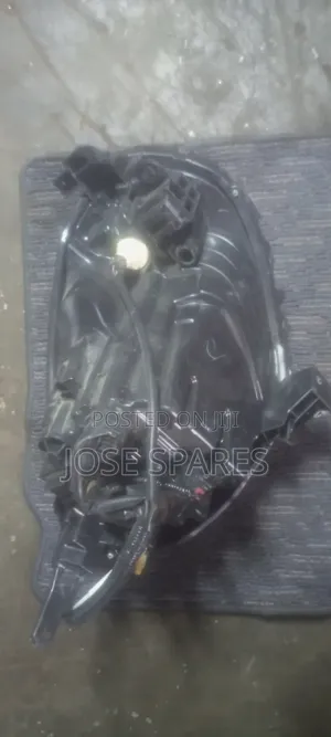 Nissan March 2012 Head Light