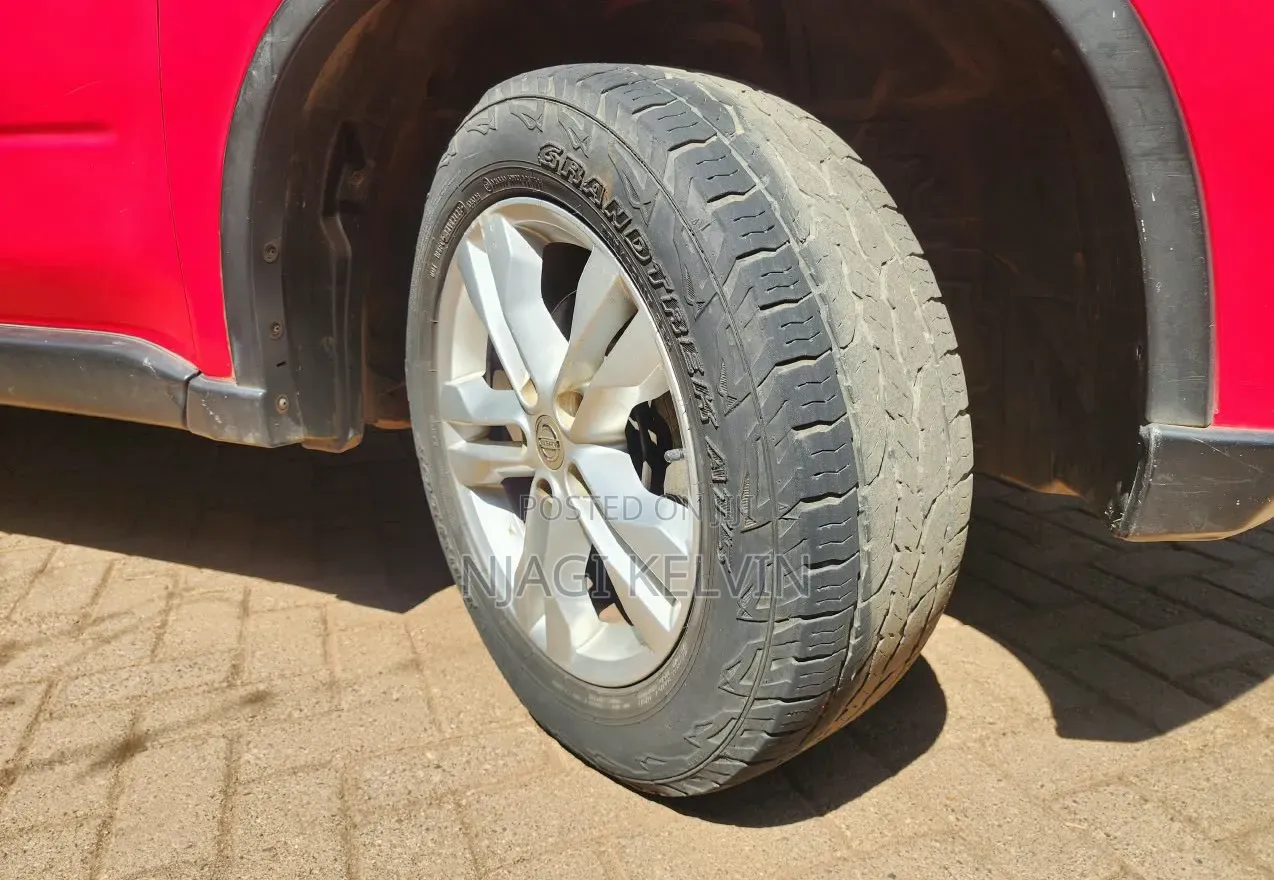 Nissan X-Trail 2012 Red