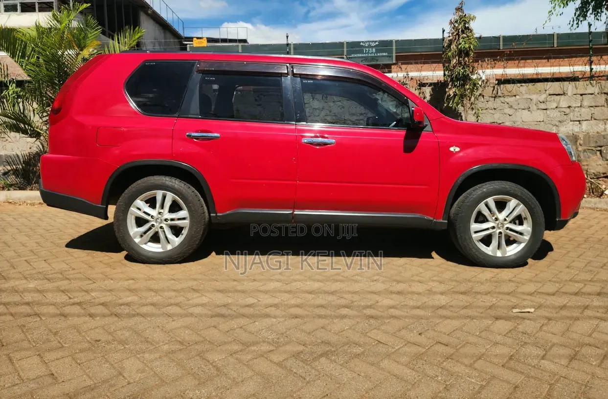 Nissan X-Trail 2012 Red