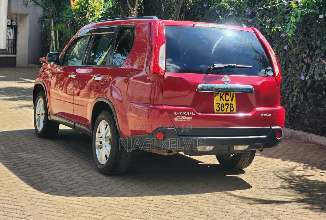 Nissan X-Trail 2012 Red