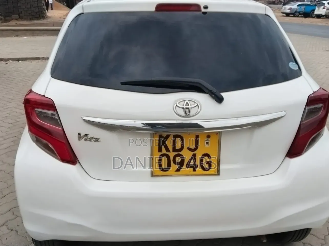 Toyota Vitz 2015 White