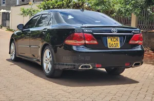 Toyota Crown 2010 Black
