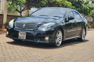 Toyota Crown 2010 Black