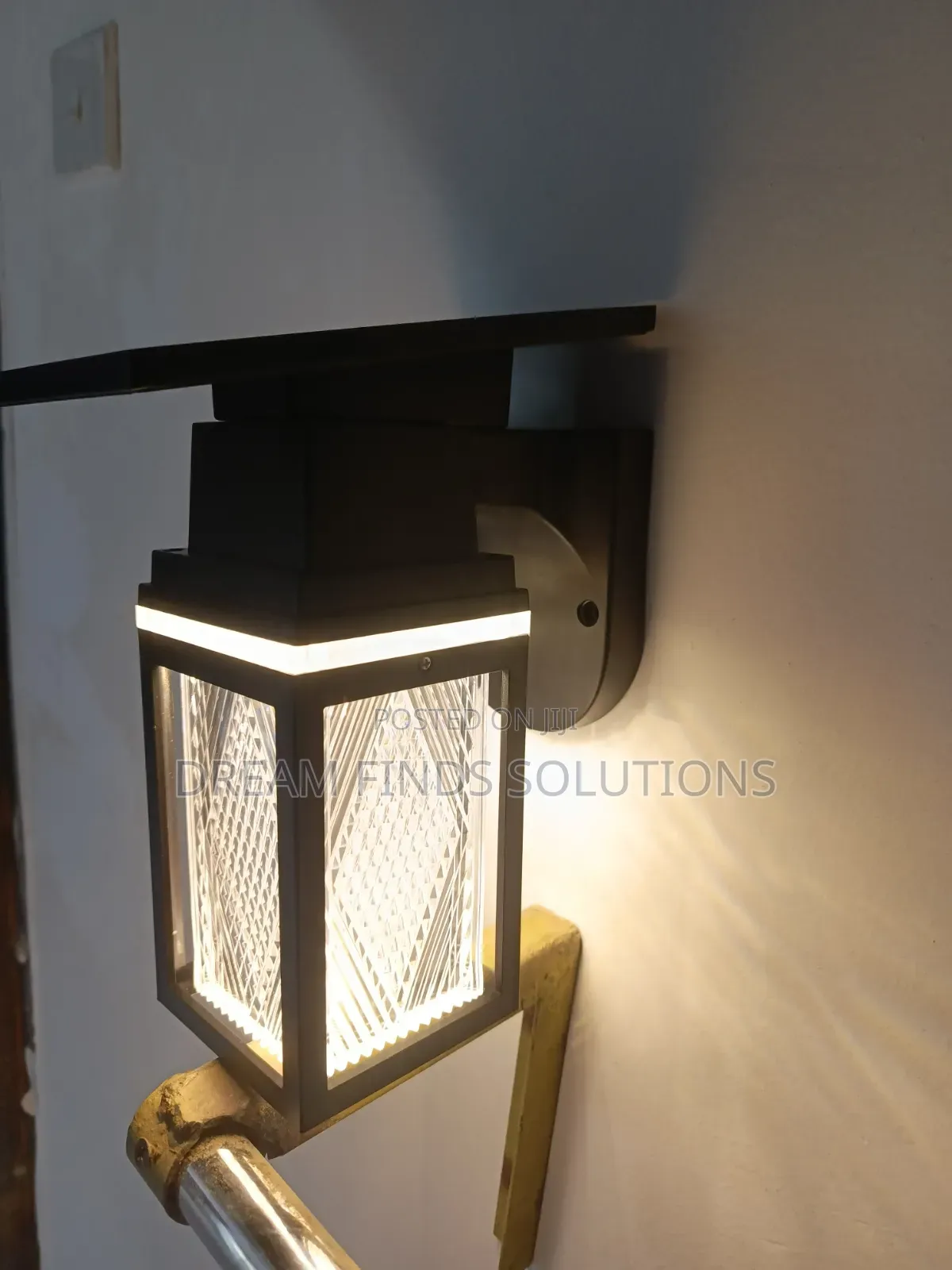 The Boulevard Lantern: High-End Dusk-to-Dawn Exterior Sconce