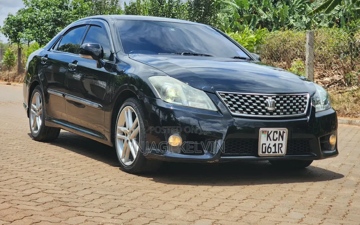 Toyota Crown 2010 Black