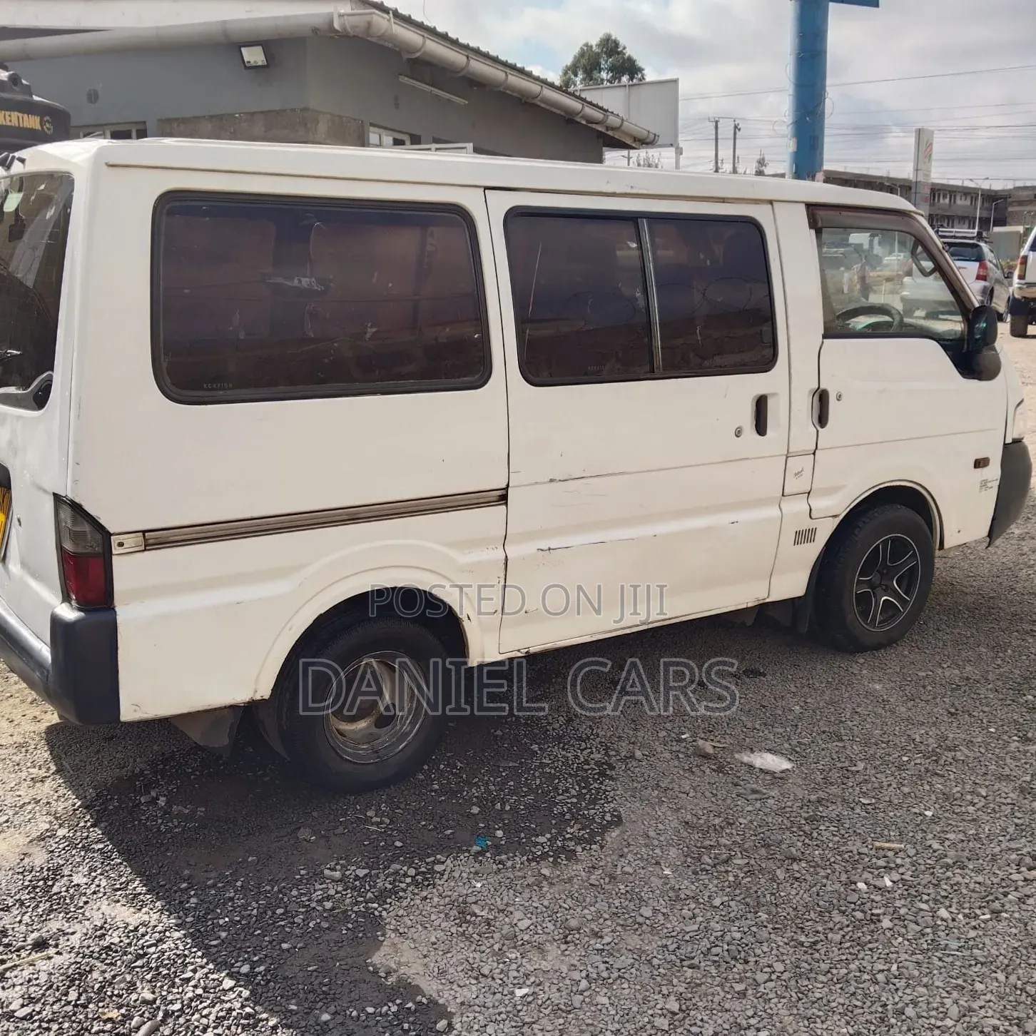 Nissan Advan 2011 White