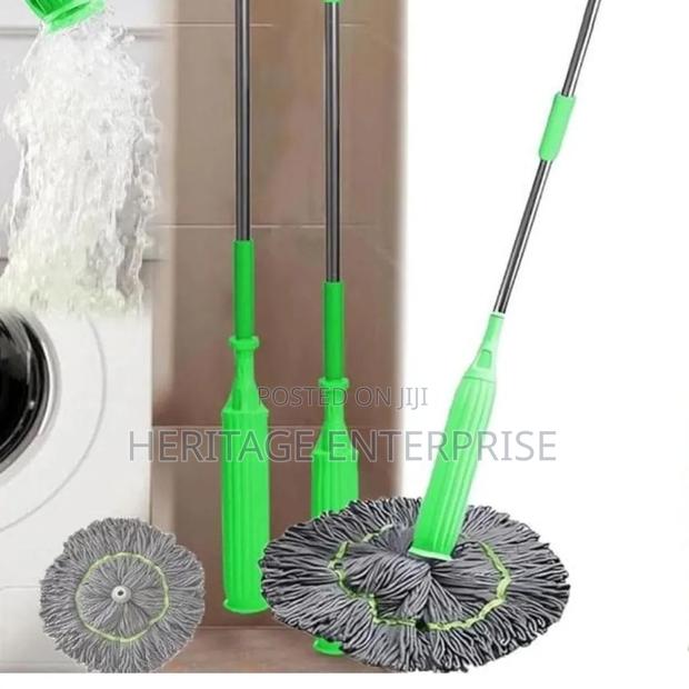 Self Twisting Pocket Wringing Mop. - main view
