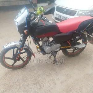 Bajaj Boxer 2025 Red