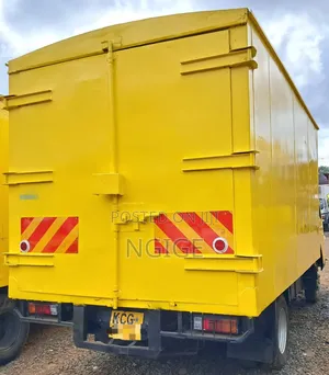 Mitsubishi Canter Fe 84