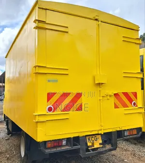 Mitsubishi Canter Fe 84