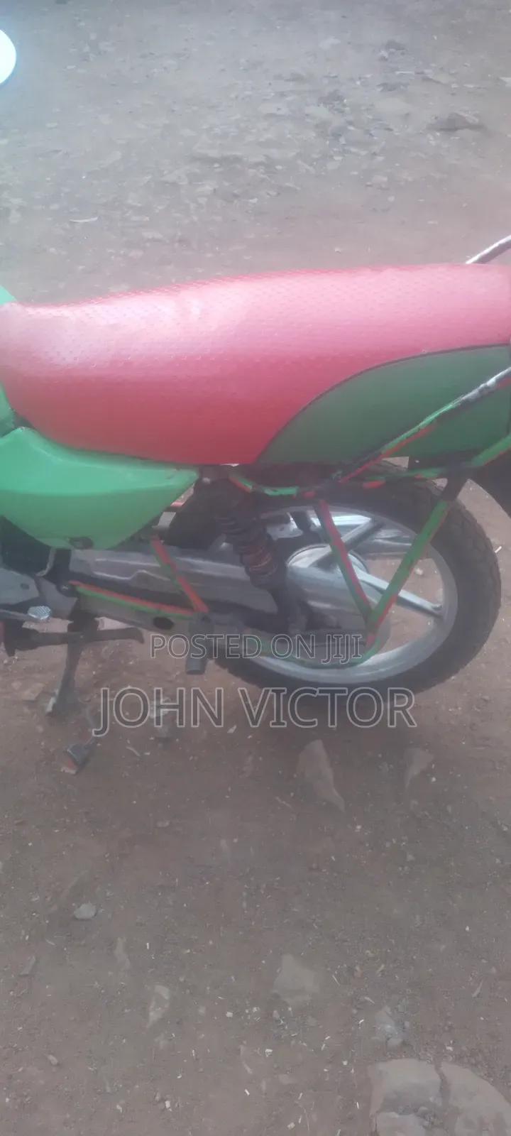 Bajaj Boxer 2025 Red