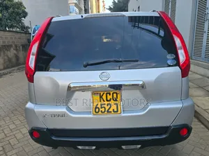Nissan X-Trail 2.0 Petrol XE 2011 Silver