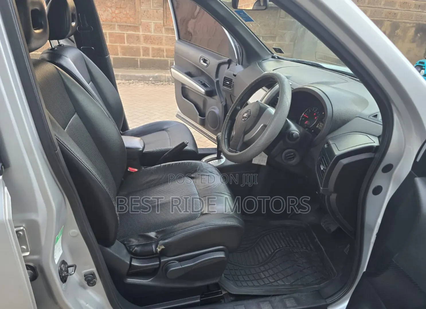 Nissan X-Trail 2.0 Petrol XE 2011 Silver