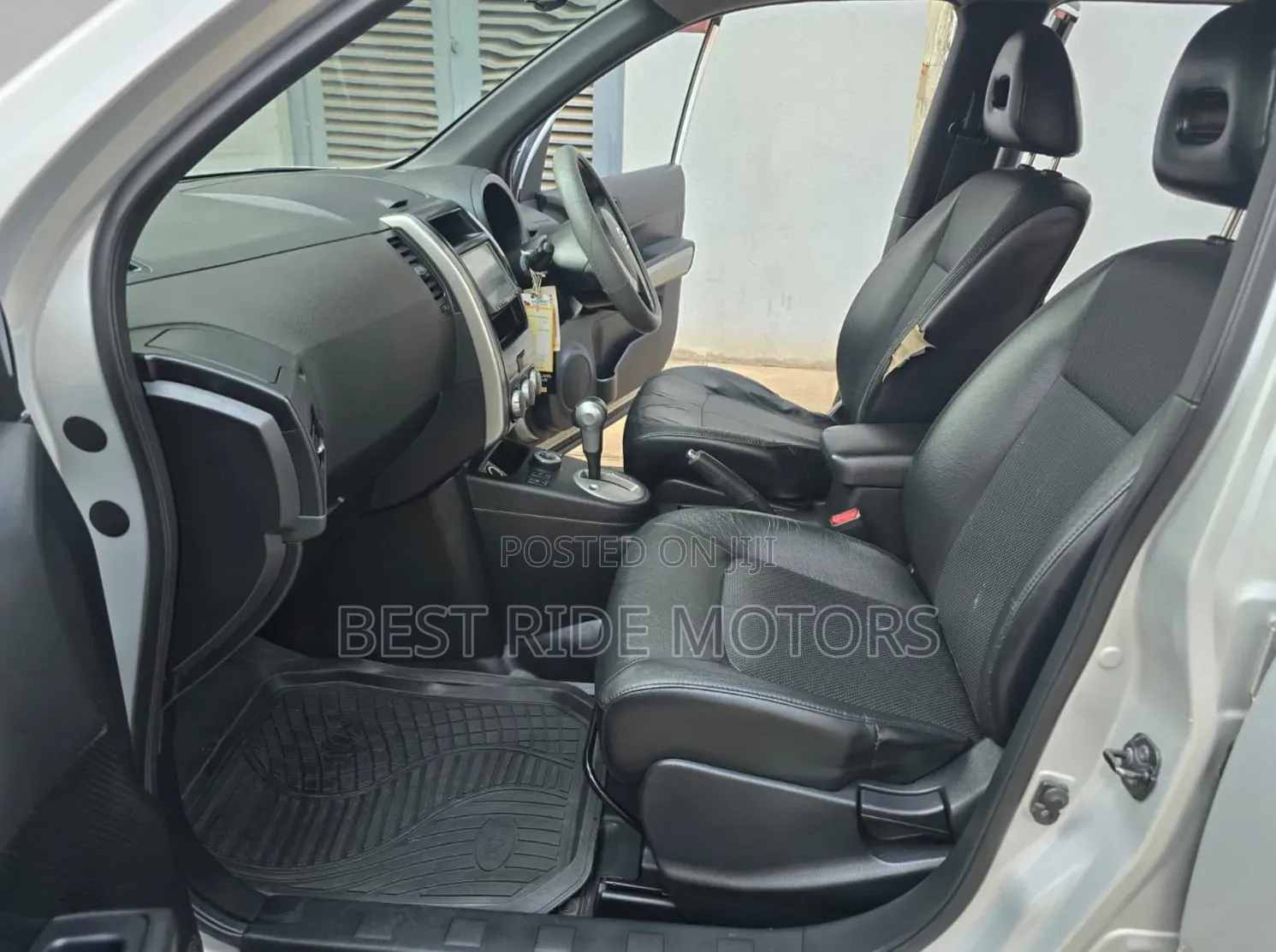 Nissan X-Trail 2.0 Petrol XE 2011 Silver