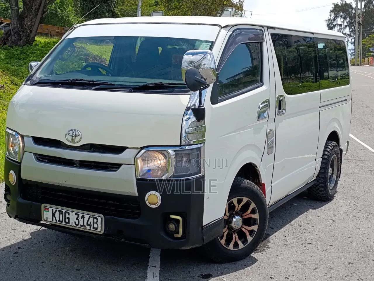 Toyota HiAce 2014 White