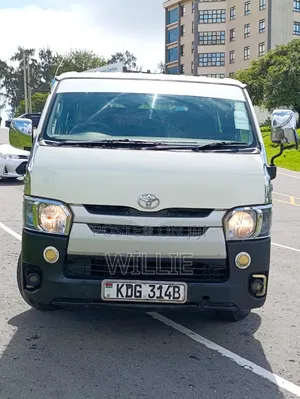 Toyota HiAce 2014 White