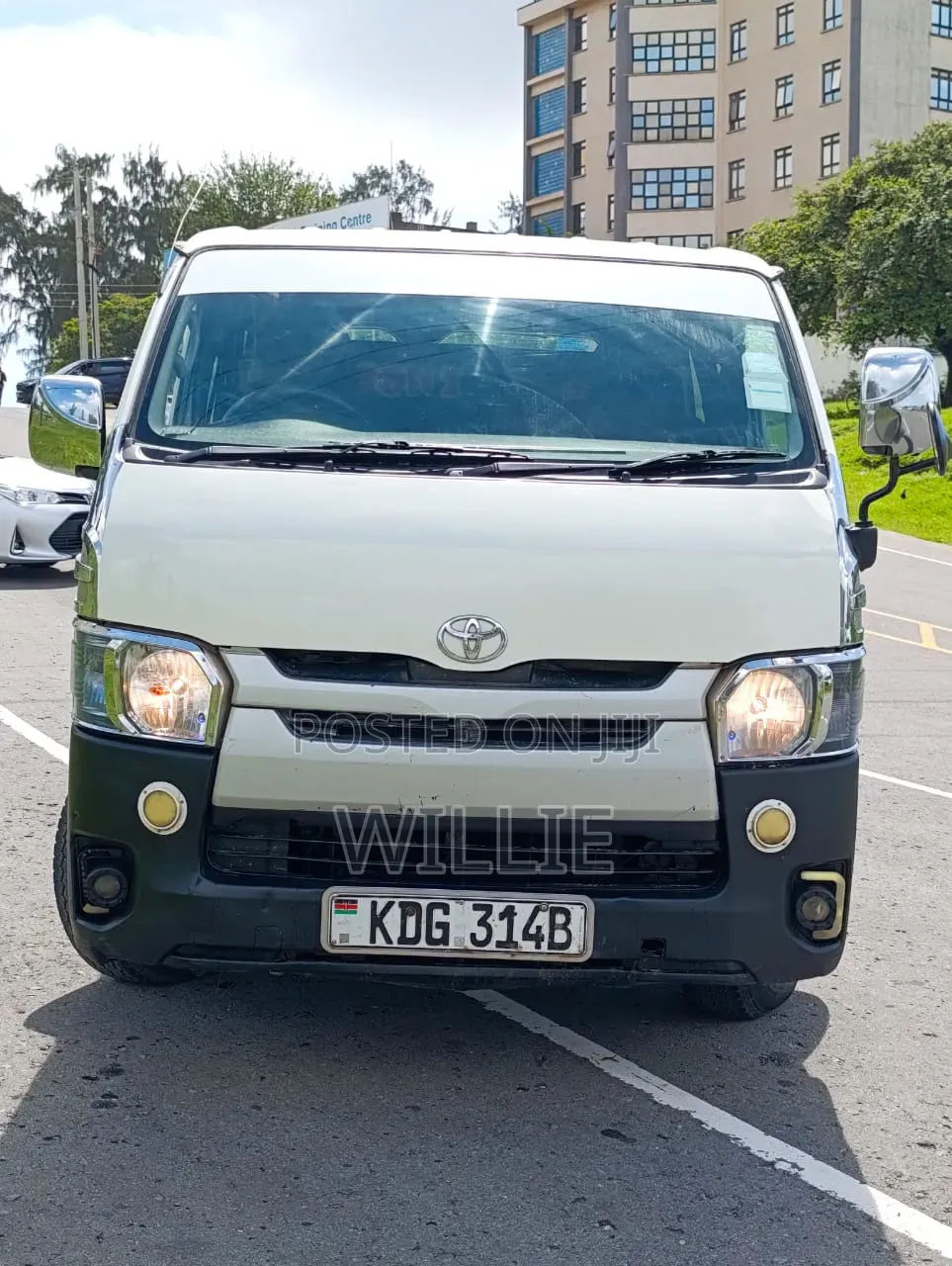 Toyota HiAce 2014 White