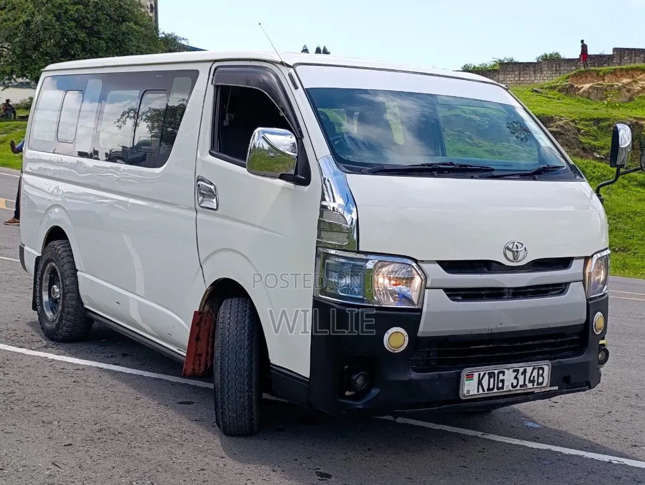 Toyota HiAce 2014 White