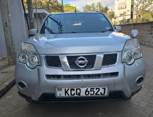 Nissan X-Trail 2.0 Petrol XE 2011 Silver