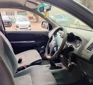 Toyota Hilux 2015 Gray