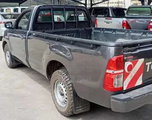 Toyota Hilux 2015 Gray