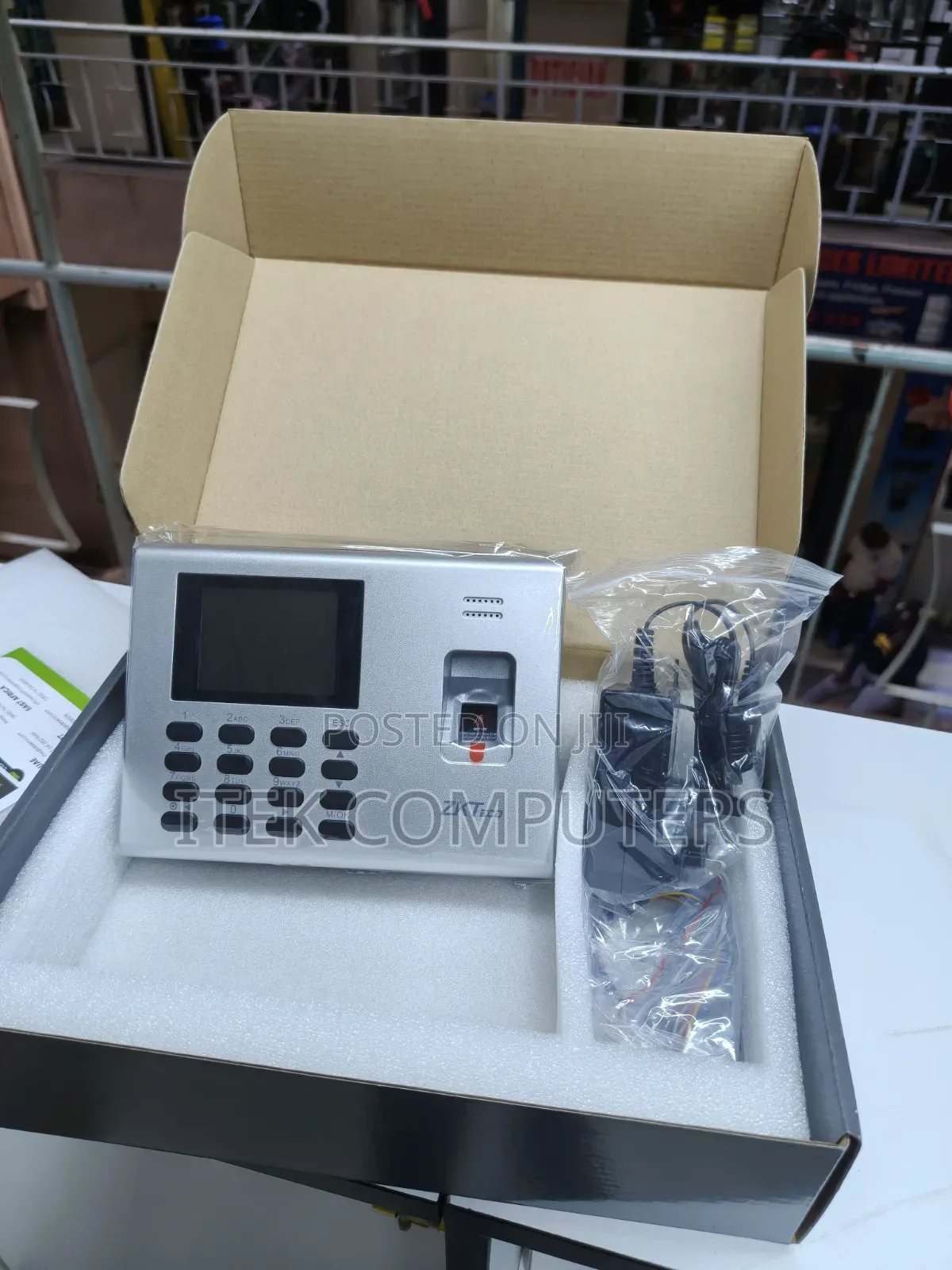 Professional Biometric Staff Clocking Machine for Daily Attendance