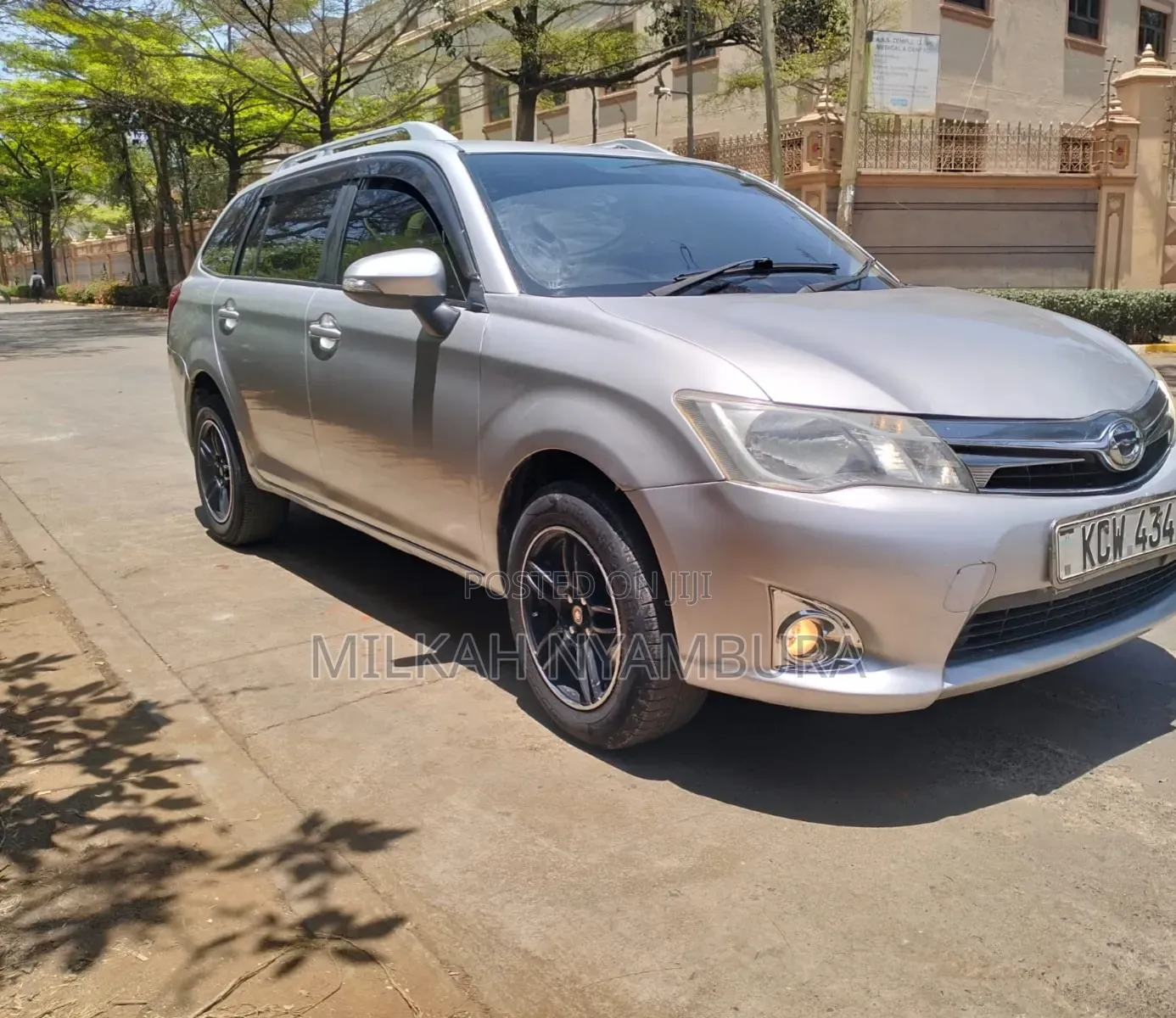 Toyota Corolla Fielder 2013 Silver